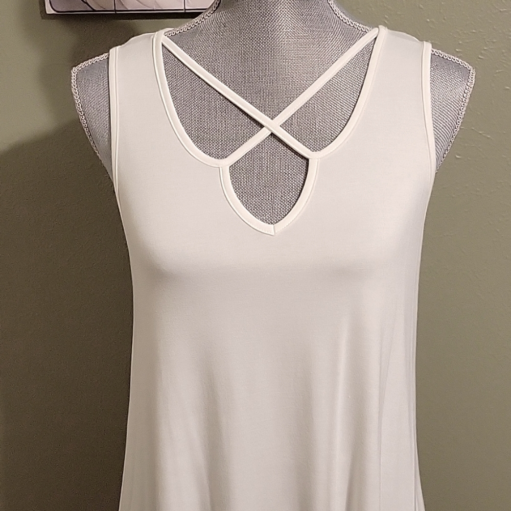 Bobeau flowy criss-cross detail sleeveless top